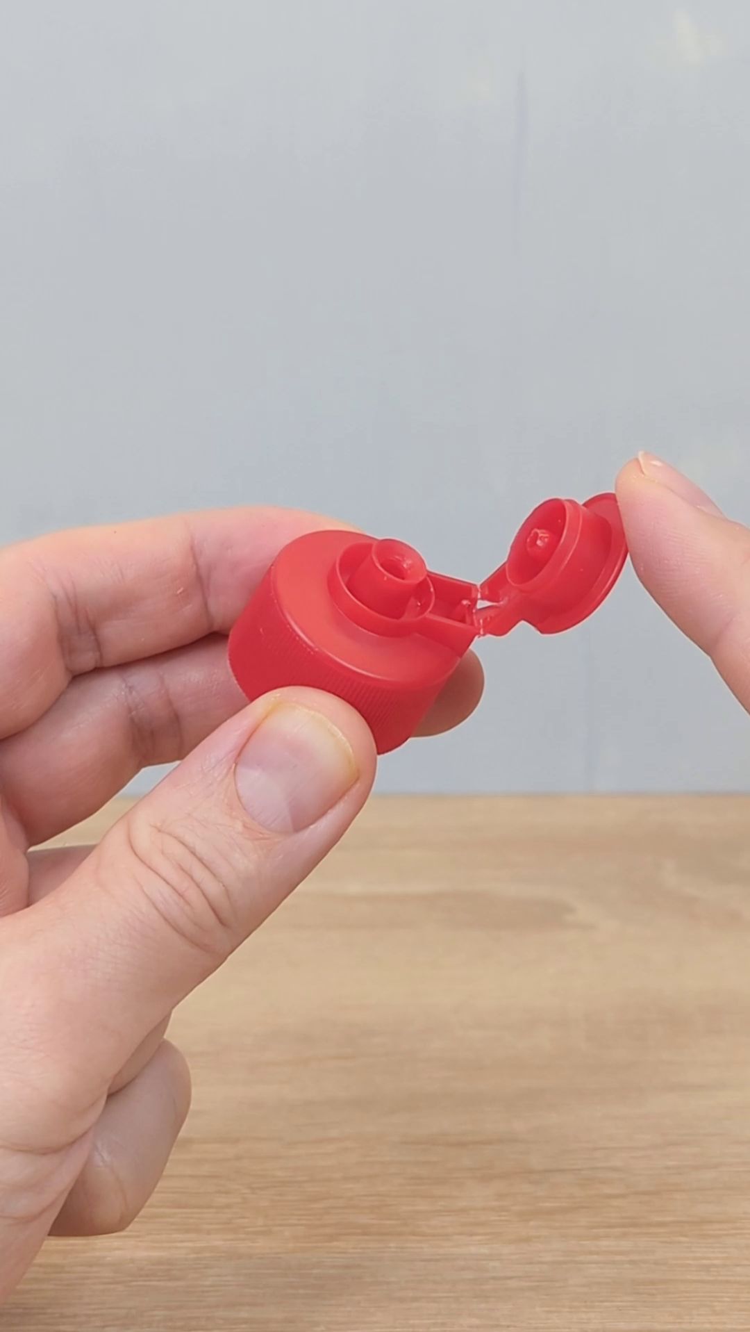 Удивительный способ повесить связку ключей на стену