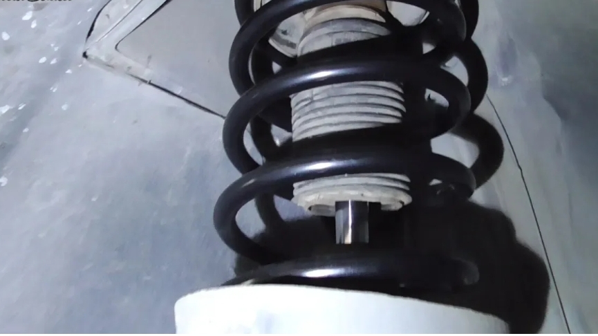 Замена пружины и верхней опоры передней стойки Opel Omega B смотреть онлайн