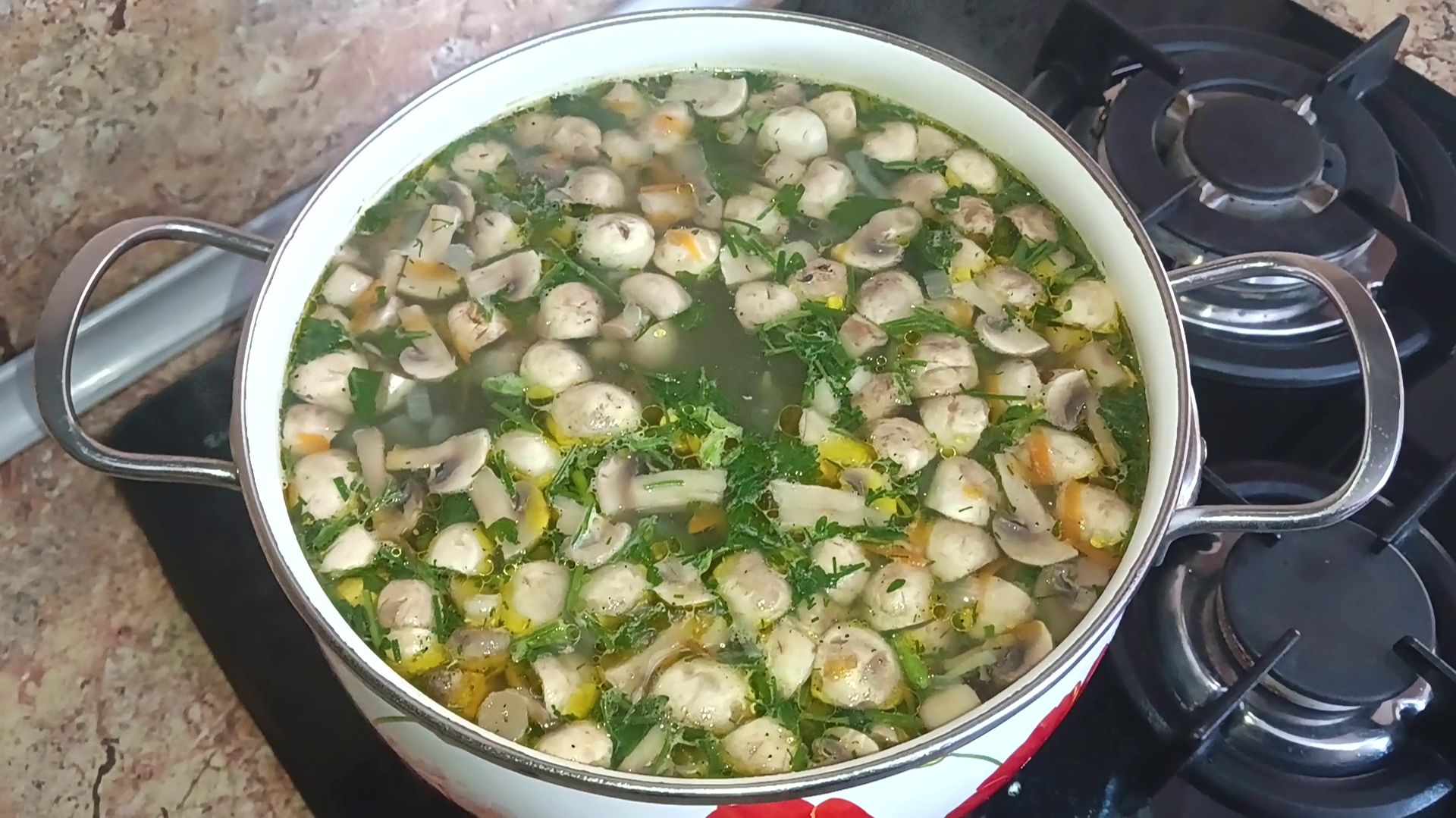 Грибной суп. Рецепт полезного, диетического грибного супа с курицей. Грибной суп на куриной основе смотреть онлайн