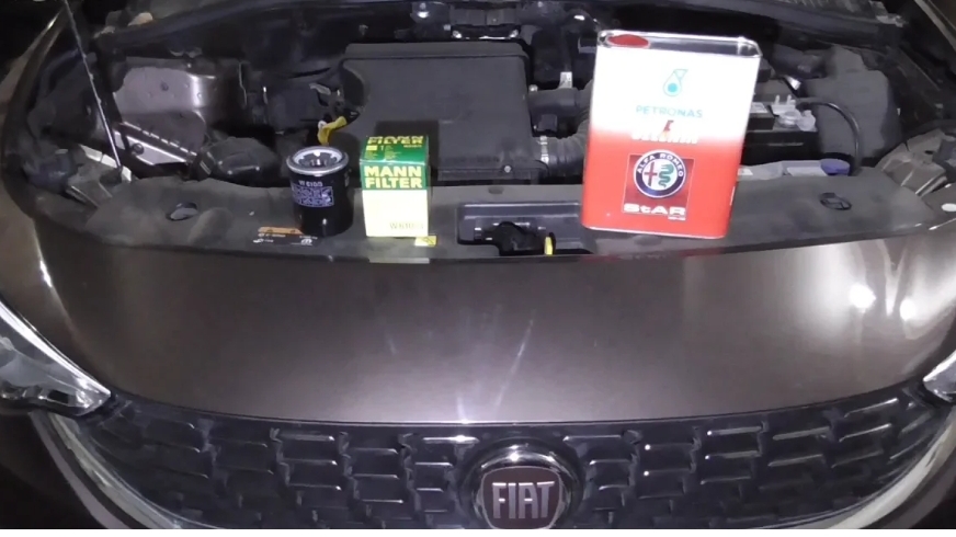 Замена масла двигателя FIAT Tipo 2015 смотреть онлайн
