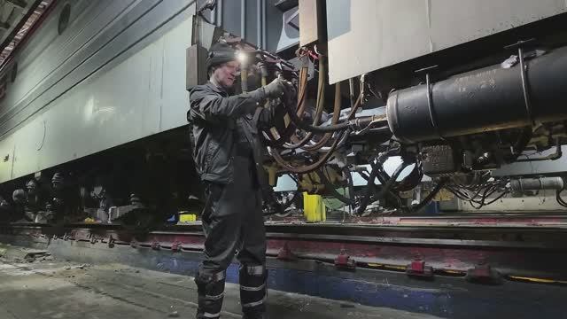 ЖД. Выдача локомотива с прогрева. Осмотр ТЭМ. Пробой конуса ТЭД. Зарядка АКБ. 120/26 смотреть онлайн