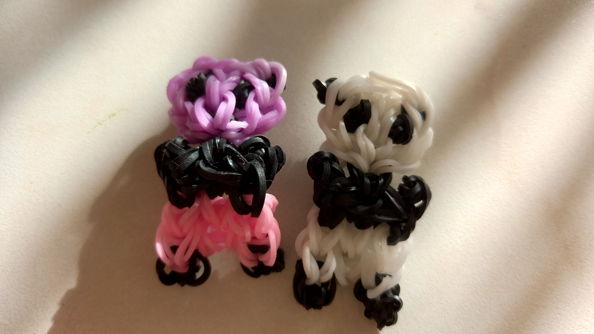 Плетение панды из резиночек