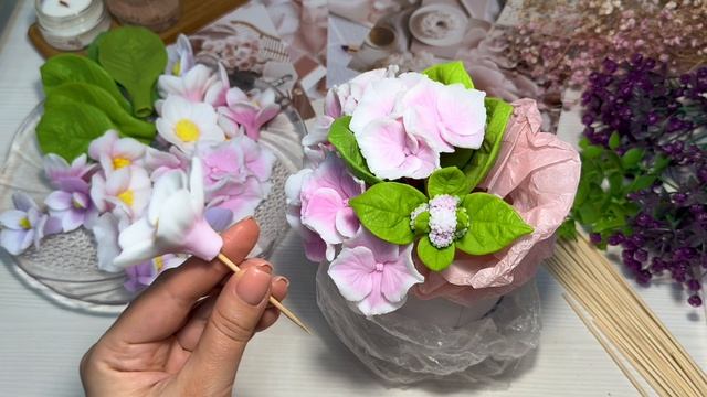 Мыловарение сборка букета из гортензий, тюльпанов и морозника