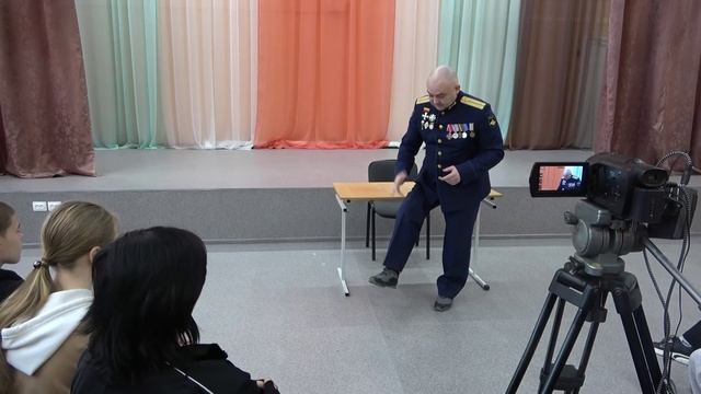 Участник СВО Валерий Хруцкий вдохновляет молодежь медалями «За Отвагу» и личным примером преодоления смотреть онлайн