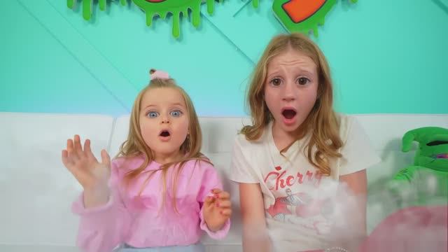 Nastya and Friends - Mysterious Challenge in the house смотреть онлайн