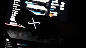 Маск назвал политической атакой обыски в офисе соцсети X во Франции