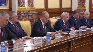 Мишустин проводит встречу с членами партии КПРФ