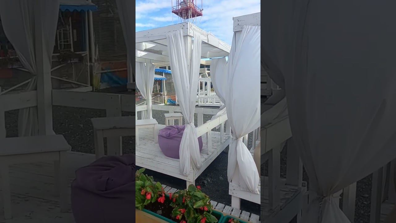 На пляже в Сочи пусто. #сочи #адлер #море