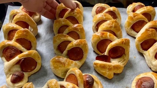 Сосиски в тесте в духовке! простой рецепт