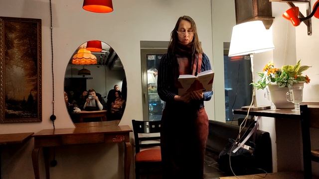 Писательница Вероника Машкова читает свои рассказы