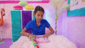 Картонная, пушистая и лего школы Насти и друзей