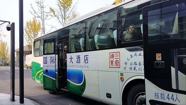 Бесплатный автобус из отеля Тяньфу в аэропорт! смотреть онлайн