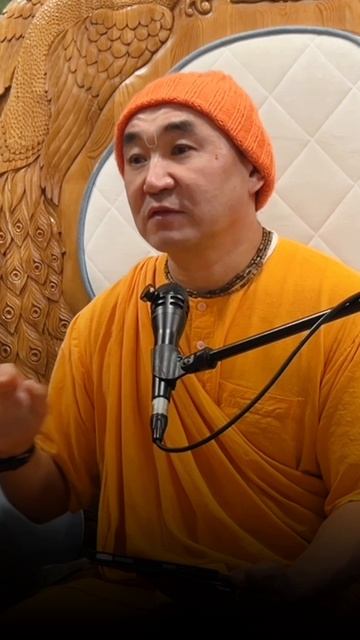 Духовный учитель дает чистое святое имя. Е. С. Даяван Свами.