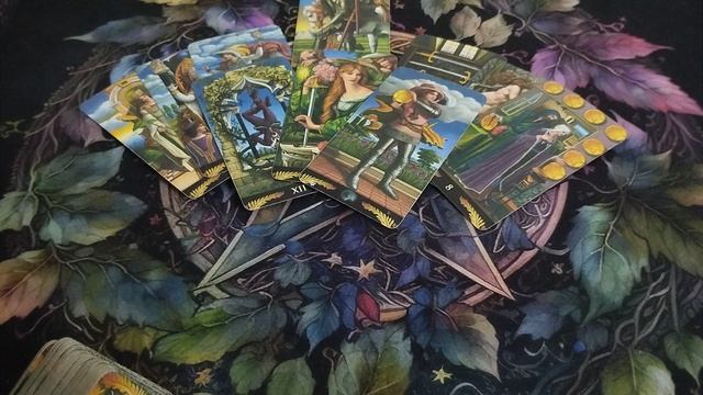 Что мужчина думает о вас? Таро расклад