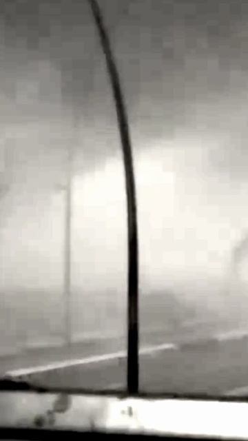 Сильный ночной шторм у острова Сицилия