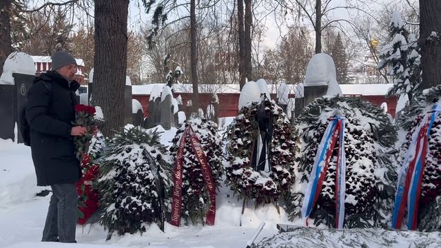 ДОЧЬ ЮЛИЯ МЕНЬШОВА ПРИШЛА НА МОГИЛУ РОДИТЕЛЕЙ _ ВЕРА АЛЕНТОВА 40 ДНЕЙ | НОВОДЕВИЧЬЕ 2.02.2026 смотреть онлайн