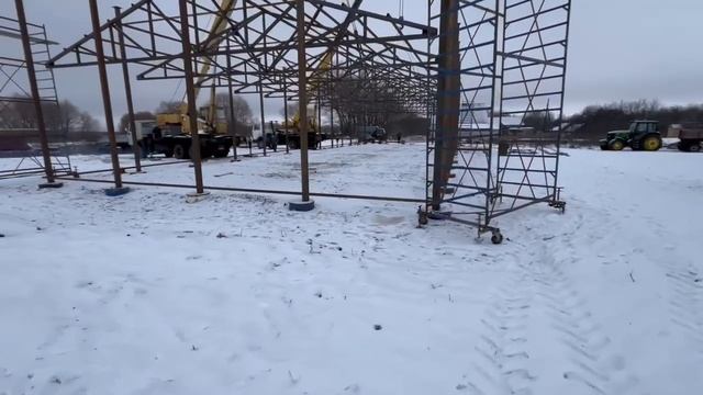 Строительство ангара.