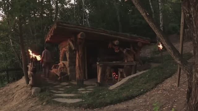 Построил себе дом в горах полностью один и бесплатно. Бушкрафт