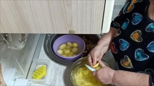 4.02.26. Готовлю жареный картофель с грибами и мясом и делюсь опытом как я лечила вросшие ногти.