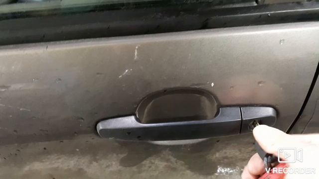Тойота Королла - нарезка ключа, изготовление заглушек в бампере смотреть онлайн