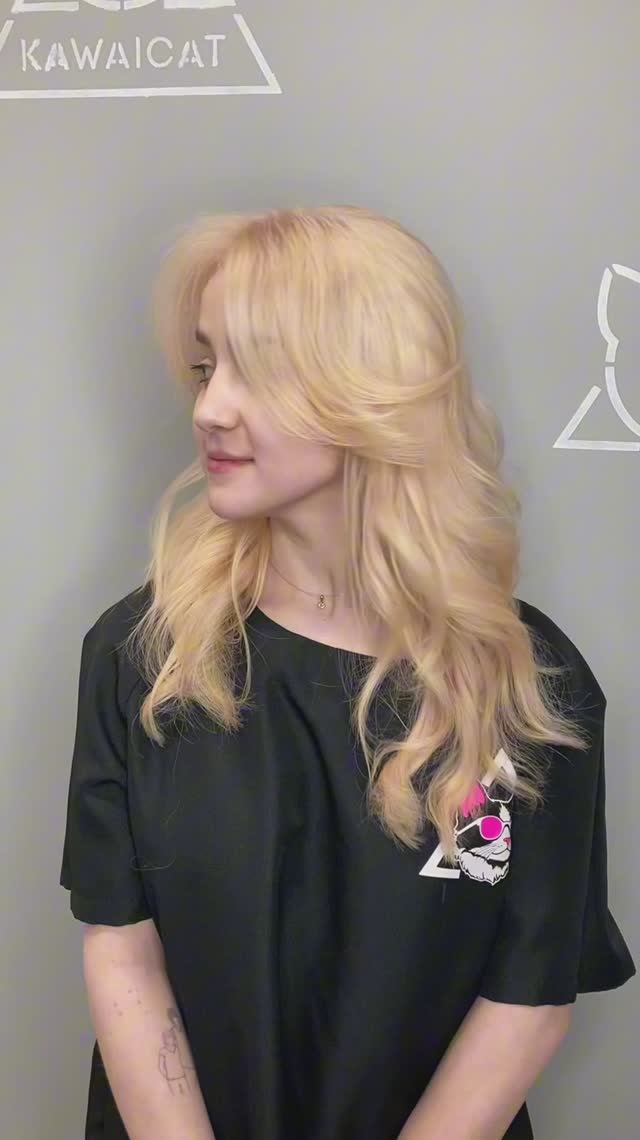 Обновление нежного теплого блонда! Легкий, практически воздушный, оттенок невероятно освежает образ! Обновление нежного теплого блонда! Легкий, практически воздушный, оттенок невероятно освежает образ!