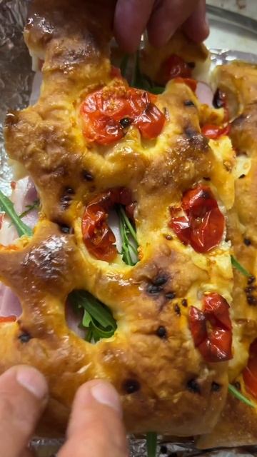 Привет, бабуль! Делаем панини из фокаччи #shorts