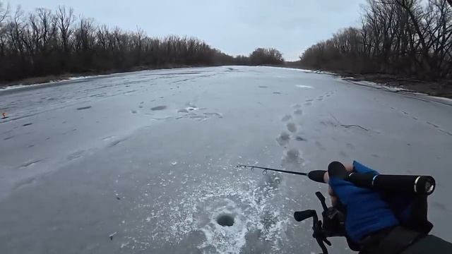 МЫ МОГЛИ НЕ ВЕРНУТЬСЯ! ЛЁД УШЕЛ ИЗ ПОД НОГ!!! Зимняя рыбалка 2026. Рыбалка на жерлицы и балансир.