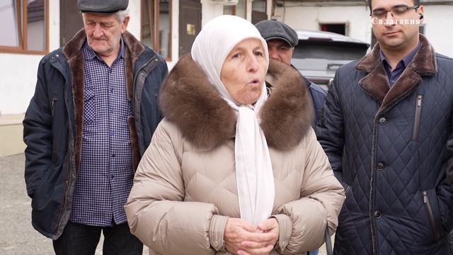 Вручение нового микроавтобуса Ленинаульской СОШ № 2 смотреть онлайн