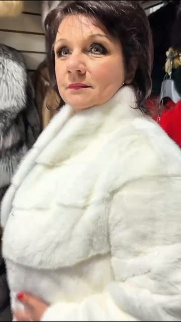 БЕЛАЯ НОРКОВАЯ ШУБА ДО 70 р-ра #садовод #чернобурка #роскошнаяшуба