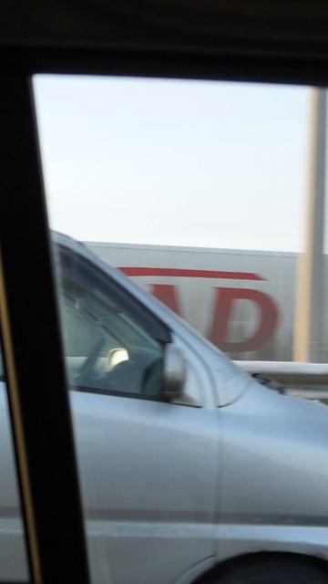 TOYOTA GRANVIA в ГОНКЕ! #toyotagranvia #toyota #race #гонка #цкад #кольцевадорога #трек #ктопервый