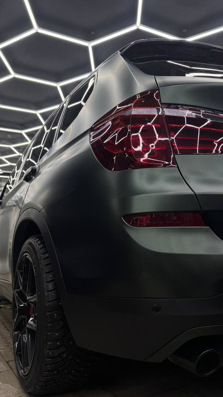 Знакомый BMW!