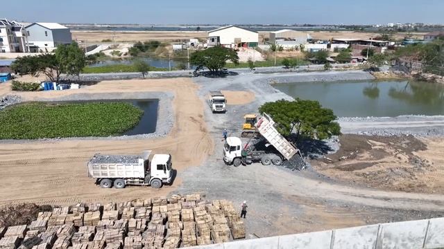 Good job!! The dumping of large rocks into the water was continued by bulldozers and heavy trucks смотреть онлайн