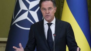 Рютте выступил в полупустом зале Верховной рады в Киеве