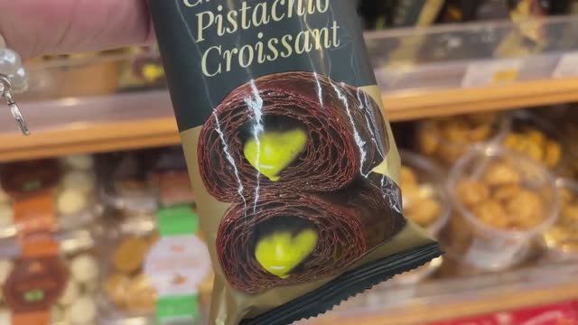 Шарджа 🌴Вечером Магазин Лу-Лу😀Изобилие фруктов и хорошие цены смотреть онлайн