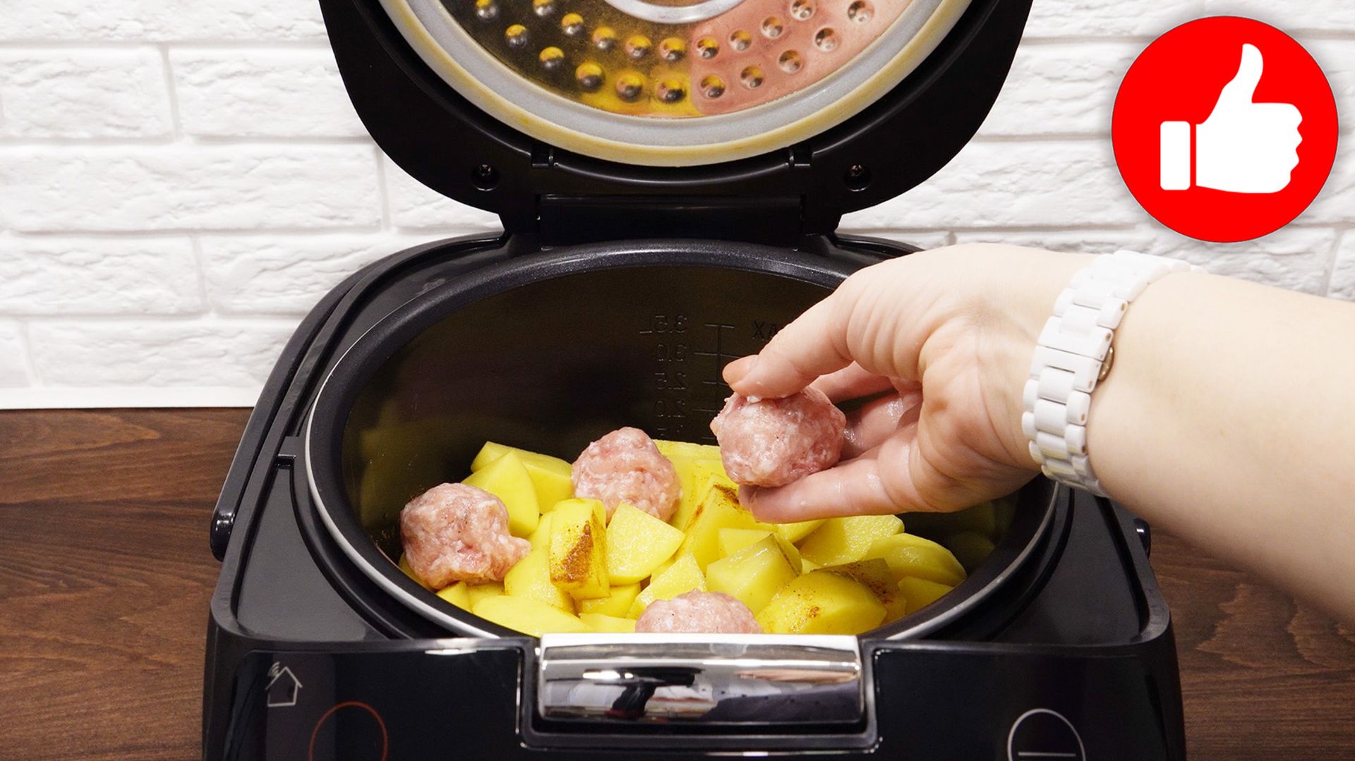 По этому рецепту картошка в мультиварке очень вкусная! Рецепт на ужин для всей семьи! смотреть онлайн