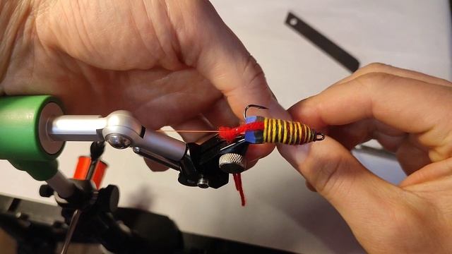 Самая уловистая снасть на окуня Обская муха. Как сделать самому обскую муху.