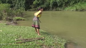 ДЕВУШКА ПОЙМАЛА БОЛЬШУЮ РЫБУ