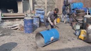 Как старые бочки превращаются в лопаты.