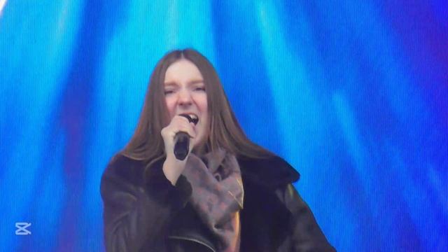 Зажигай с нами! Молодая певица исполняет задорную песню — заряд бодрости и улыбок 🎤✨ Зажигай с нами! Молодая певица исполняет задорную песню — заряд бодрости и улыбок 🎤✨