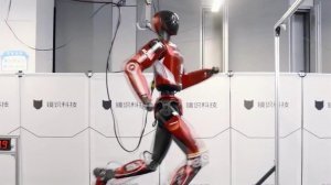 В Китае собрали самого быстрого робота в мире.