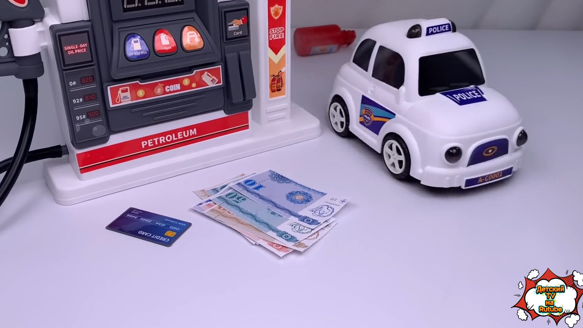 Машинки игрушки — заправка и полиция | Видео для детей | Мультики для детей смотреть онлайн