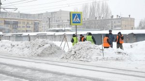 "Коммунальный рейд": уборка дорог в зимний сезон в Бийске ведется дневные и вечерние смены