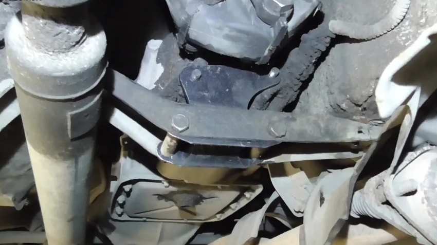 Замена подушки КПП Chevrolet Niva смотреть онлайн