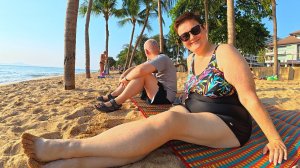 Купаюсь в гордом ОДИНОЧЕСТВЕ, Вован упёрся как БАРАН! Загораем на песочке и кормим БЕЛОЧЕК в Паттайе