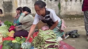 Чем торгуют на границе Лаоса. Деревенский рынок, свежая еда и простая жизнь