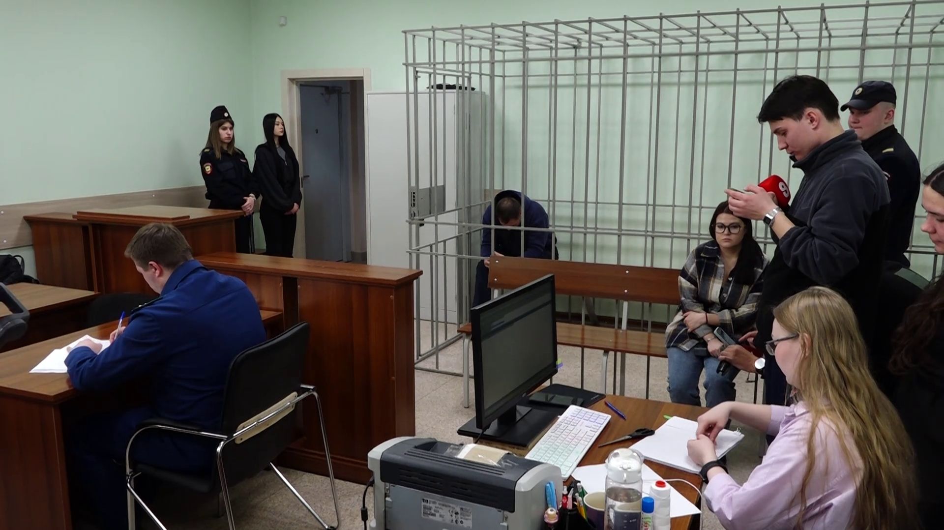 ВИНОВНИКА ДТП С ПЯТЬЮ ПОГИБШИМИ ОТПРАВИЛИ В СИЗО смотреть онлайн