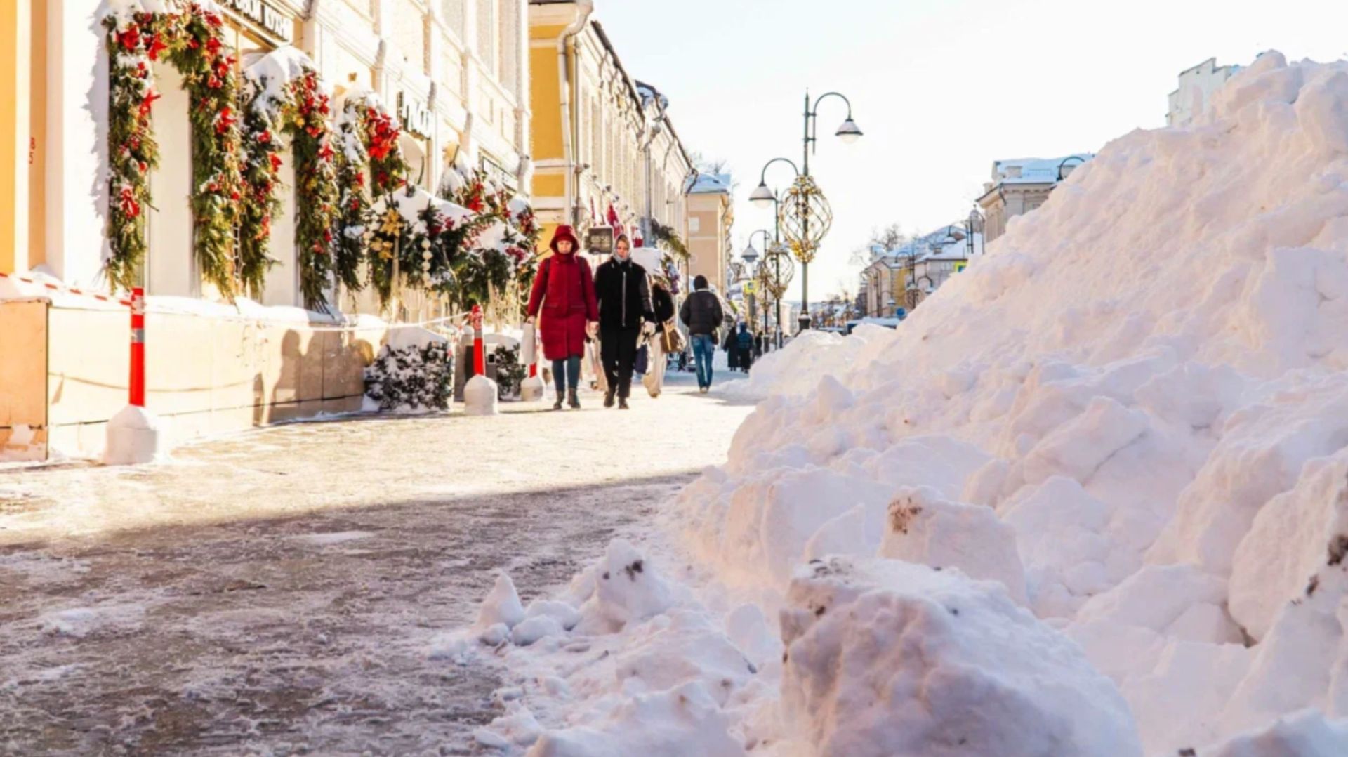 Сильные морозы сковали Санкт-Петербург и Москву. Столбики термометров показывают -30 градусов смотреть онлайн