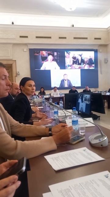 Я была вчера в Госдуме. И говорила там напрямую: с нас слишком много берут. Пора защищать бизнес. Я была вчера в Госдуме. И говорила там напрямую: с нас слишком много берут. Пора защищать бизнес.