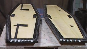 №77- Приклеивание угольных усилений на крыле.