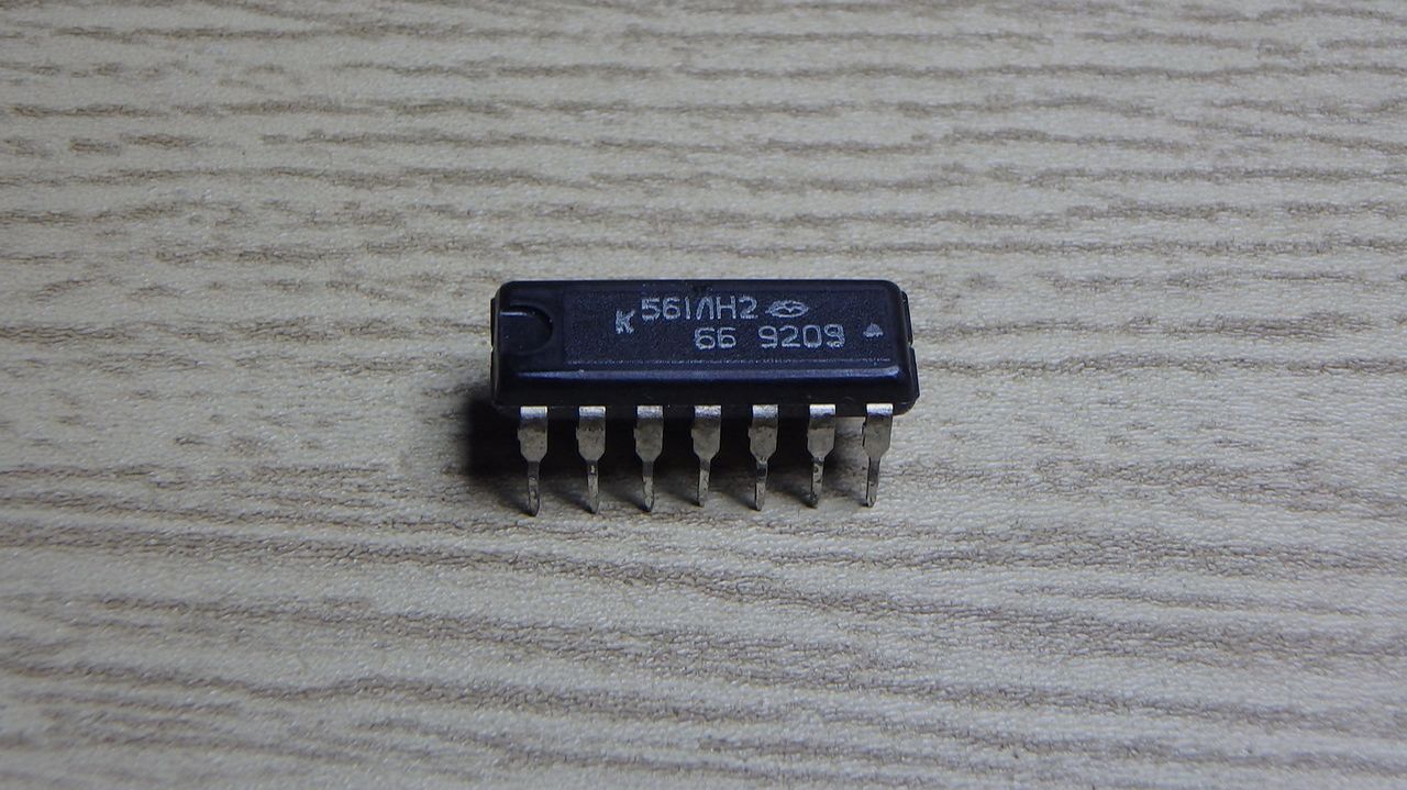 Проверка мультиметром исправности микросхемы К561ЛН2.